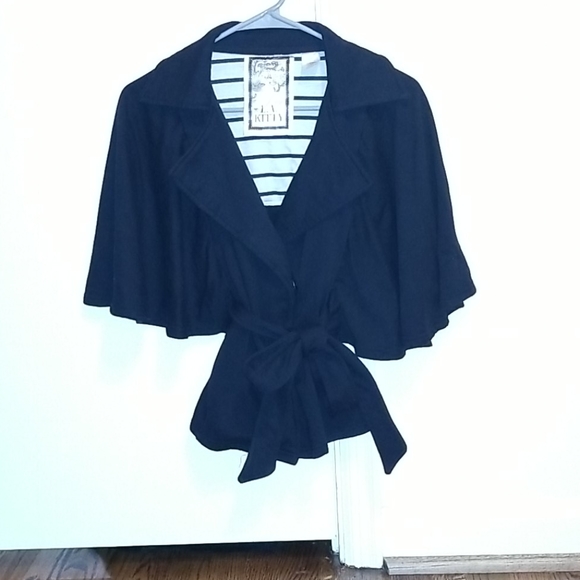 Donating 1/6/2024 L.A. KITTY blazer in black - Picture 4 of 8